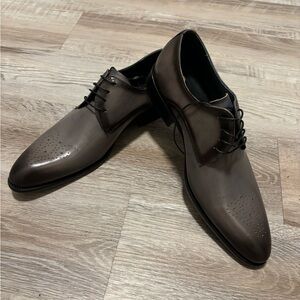 Brand New Carrucci Oxfords